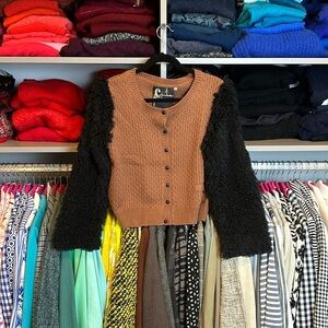 Chandelier brown with black faux fur long sleeve crew neck cardigan size S